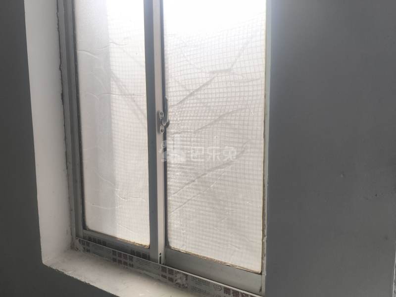 大众村小包新村8900166卧室窗户图5