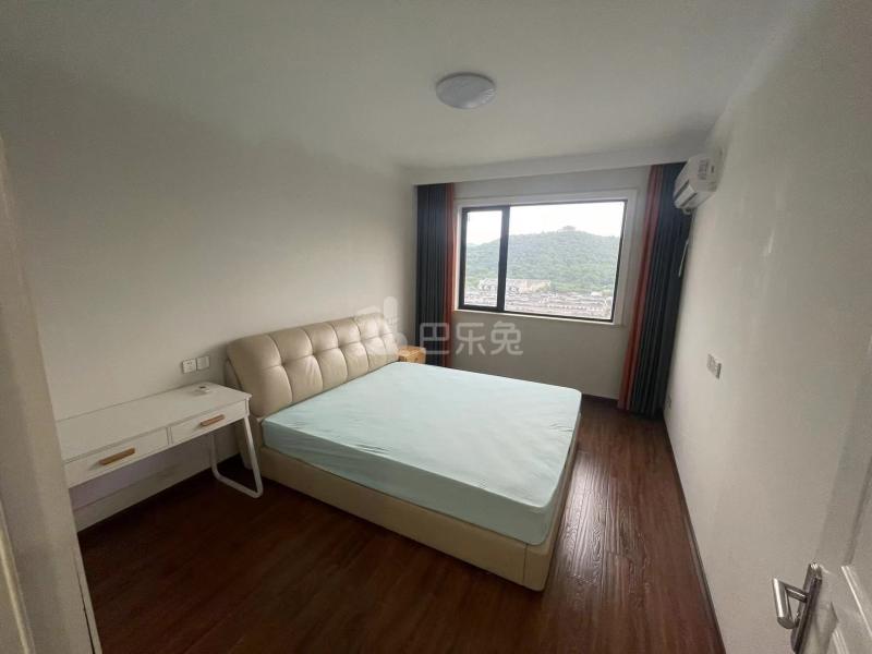 新世纪鹿山锦苑8917188卧室图2