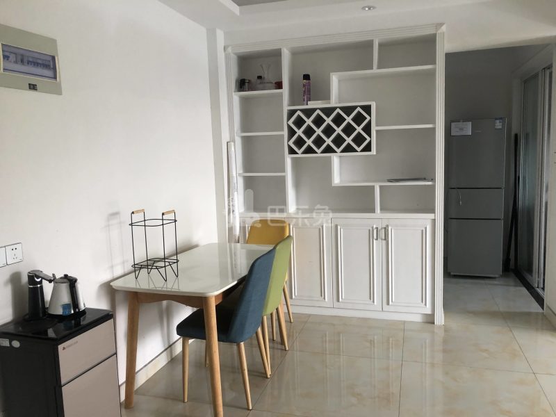 新世纪鹿山锦苑8917188客厅图5