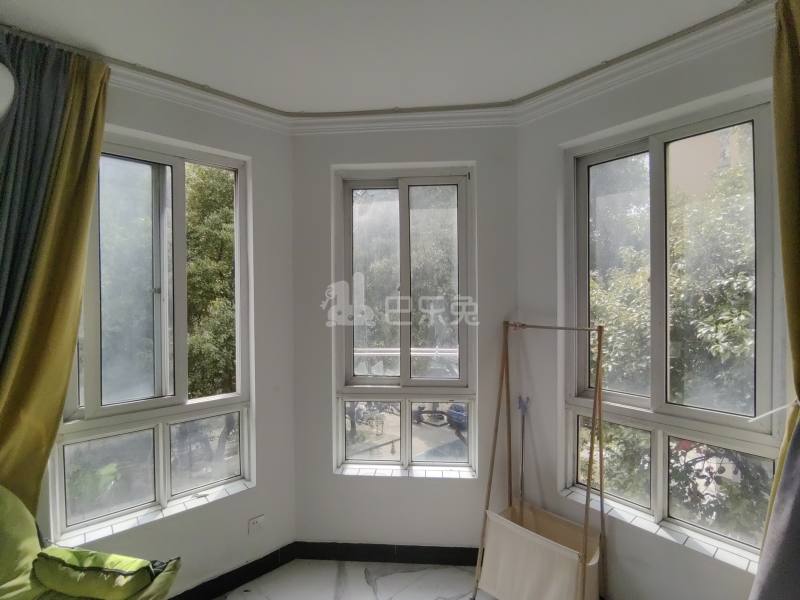 东方吉苑8935060卧室窗户图6