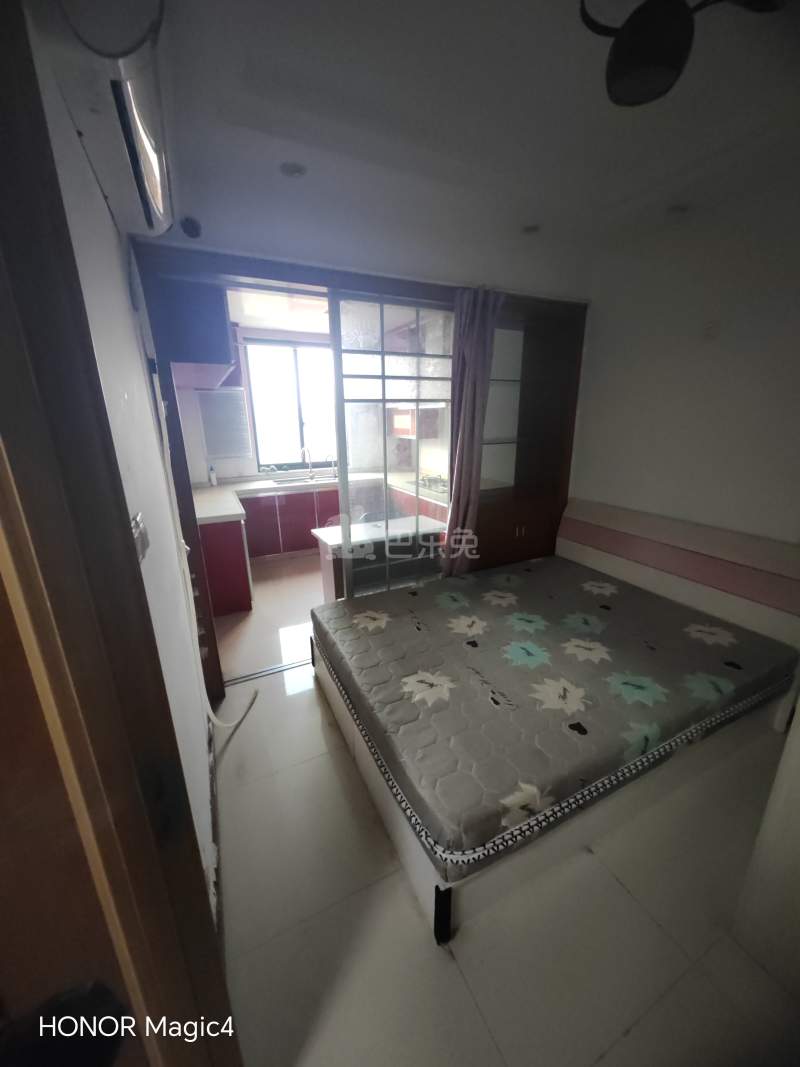 康湾苑8937332卧室图0