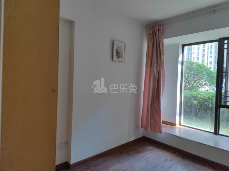 保亿风景晨园8943390卧室图5