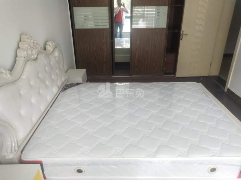 华丽家园8956481卧室图2