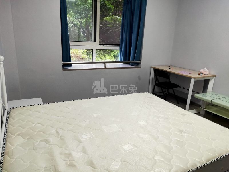 东厦东港花苑8980001卧室图3