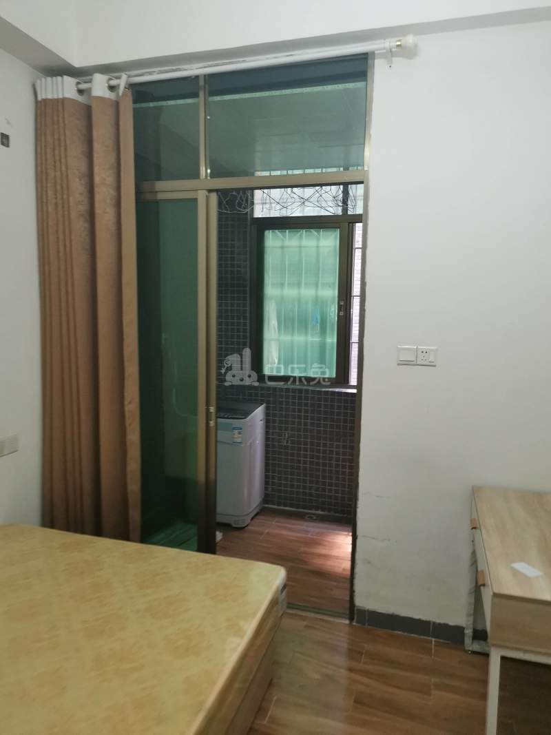 旭升家寓（富山路二街8号之一）8984118卧室窗户图7