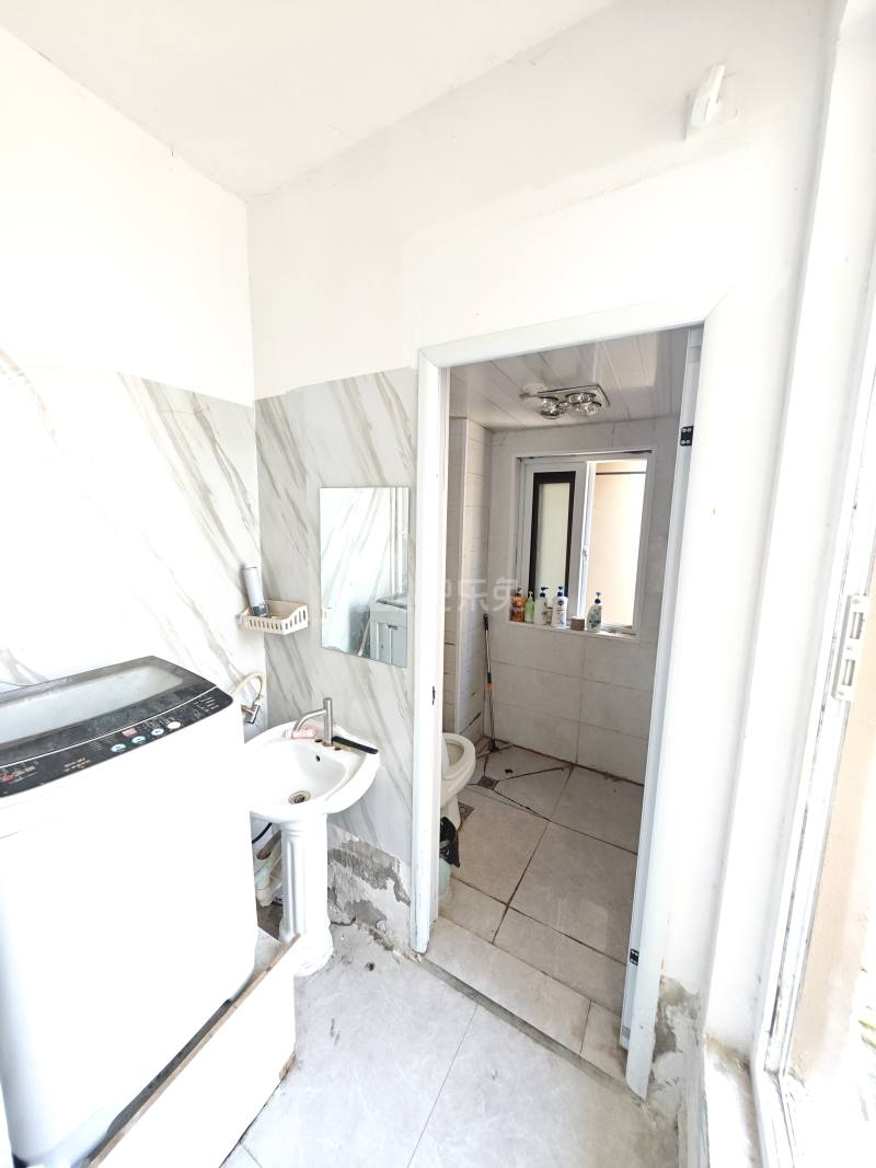 绿地象屿德馨嘉苑（苏河公园）8994735卫生间图7