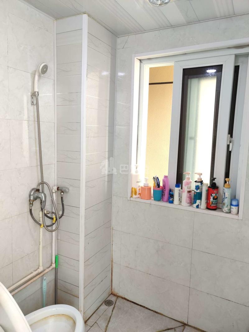 绿地象屿德馨嘉苑（苏河公园）8994735卫生间图9