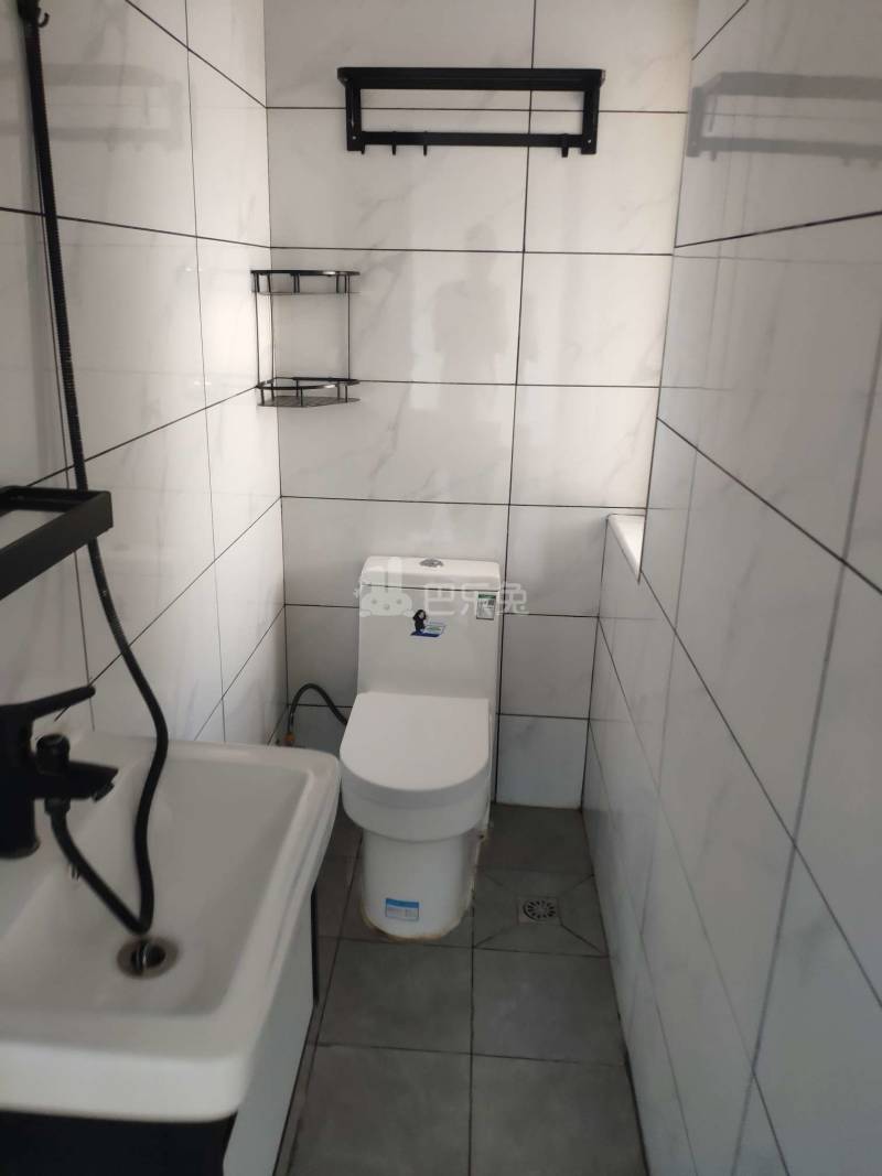 九星家园9012312卫生间图5