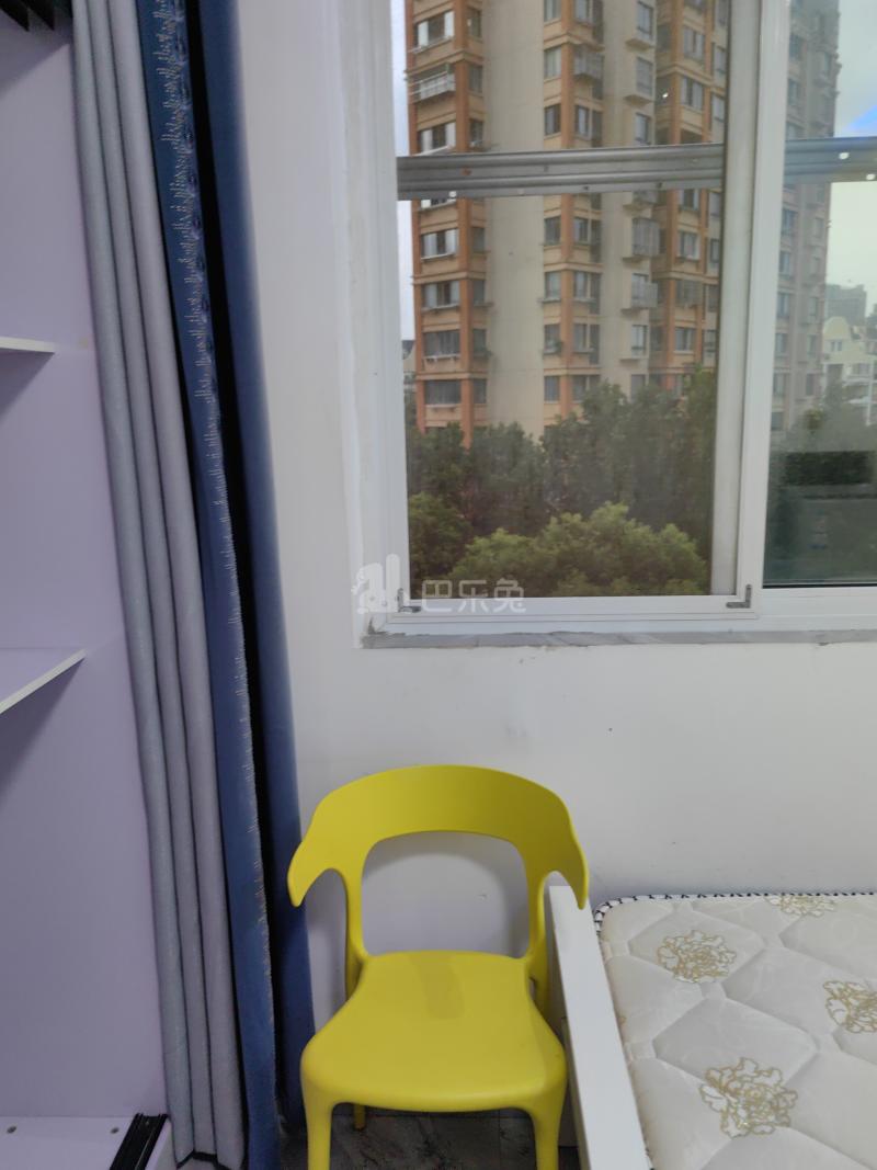 浦发春晖新苑9013305卧室窗户图10