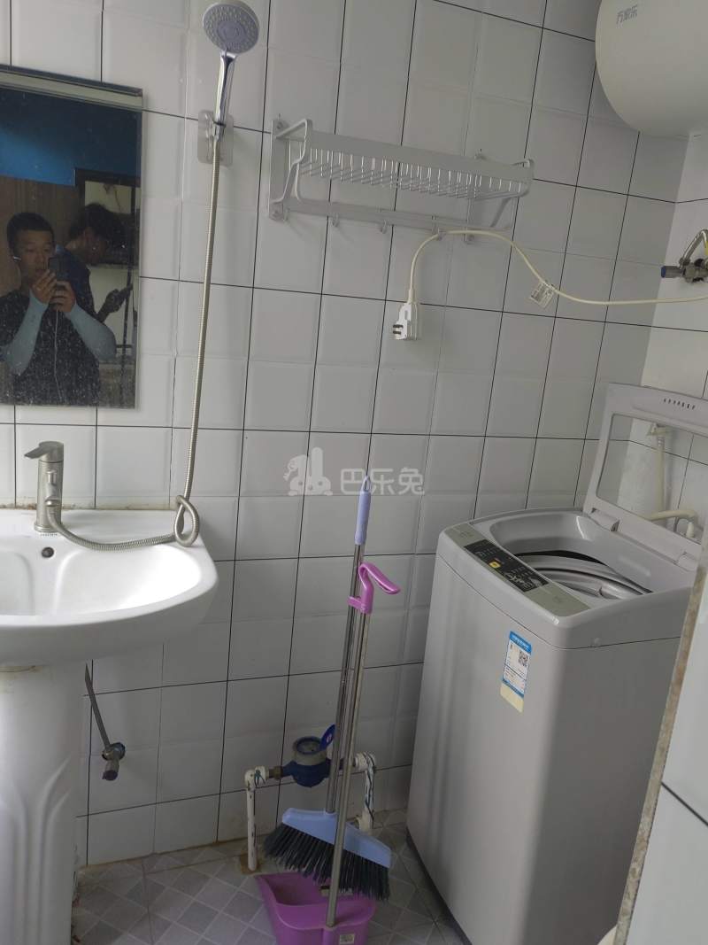 缤纷小区9015616卫生间图5