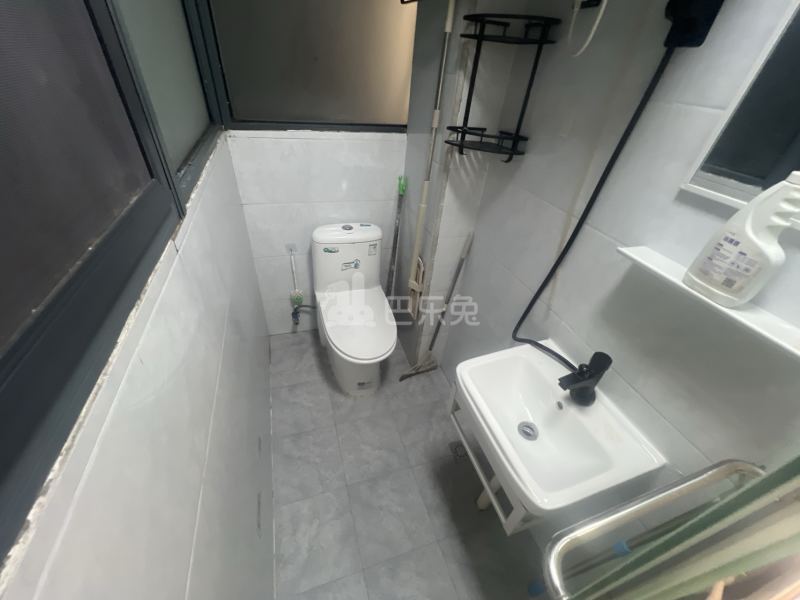 三花现代城丹桂苑9018126卫生间图5