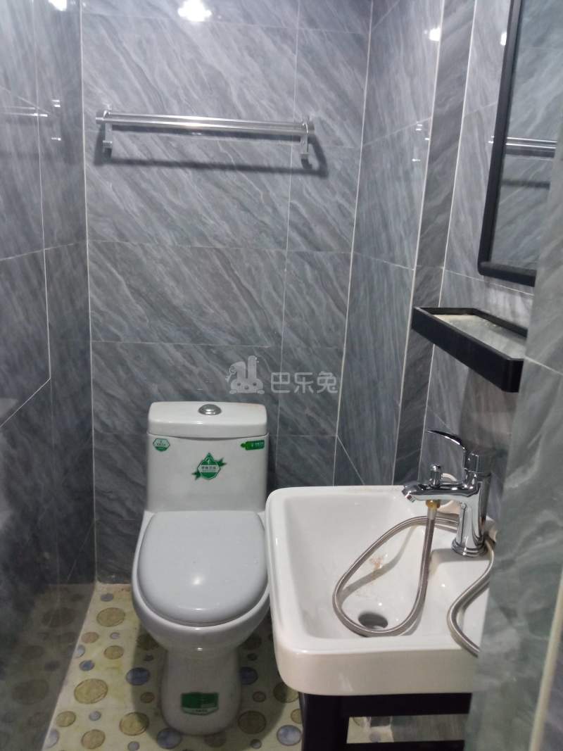 黄浦花园9068394卫生间图6