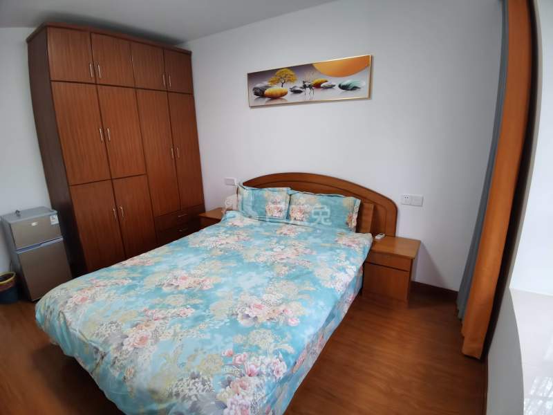 淞浦花园9077617卧室图2