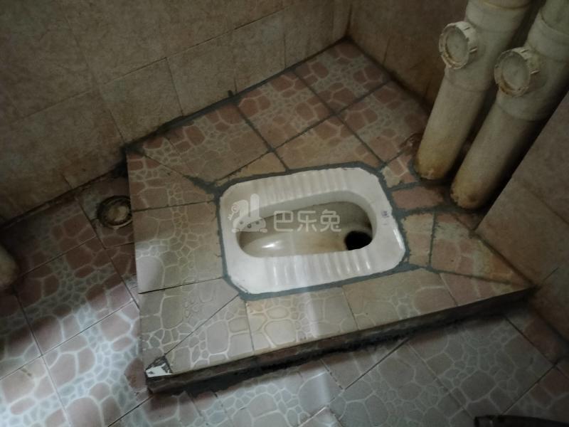 彭上新村北十巷7号9084058卫生间图5