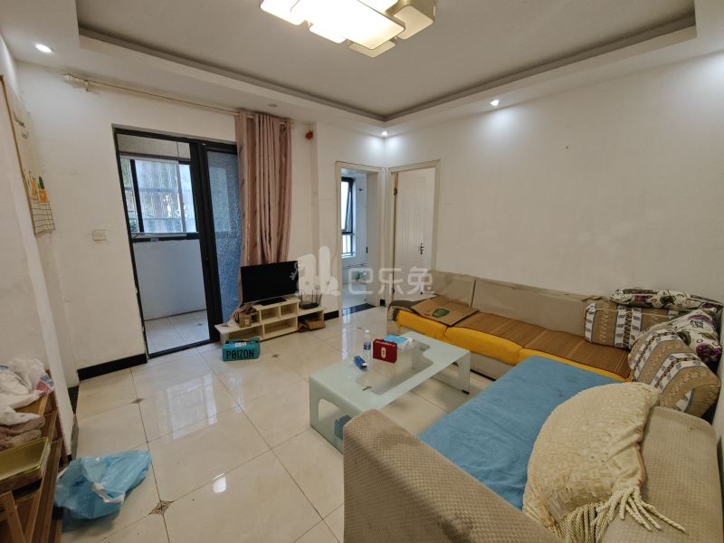 绿地布鲁斯小镇四期910611客厅图4