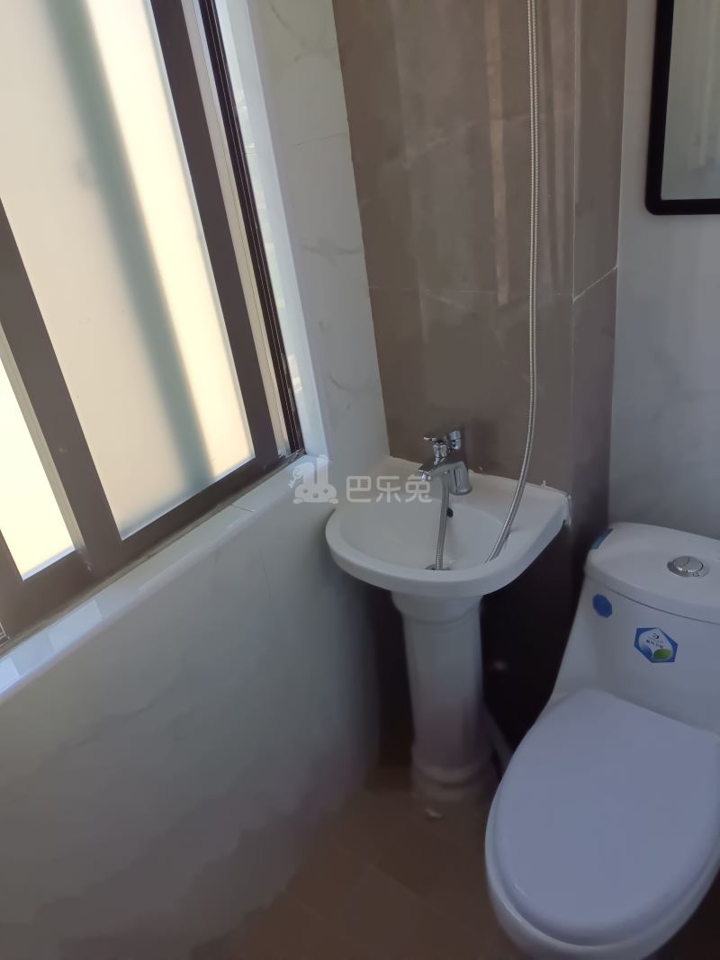 和韵家园9115436卫生间图8