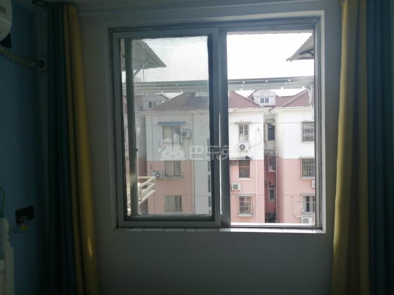 鹤北新村一街坊9119499卧室窗户图6