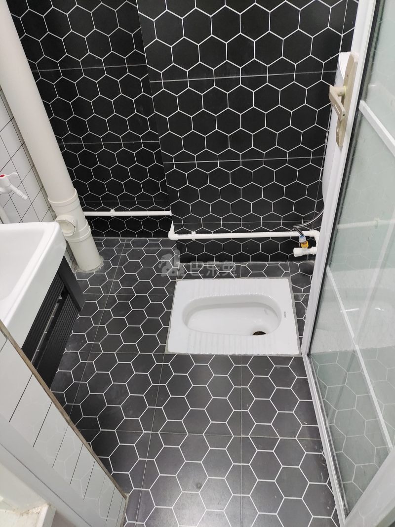 银兴路39-2号B座9120246卫生间图5