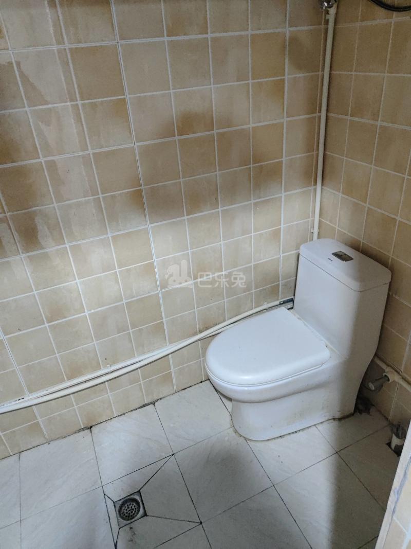 临和家苑南区14483546卫生间图5