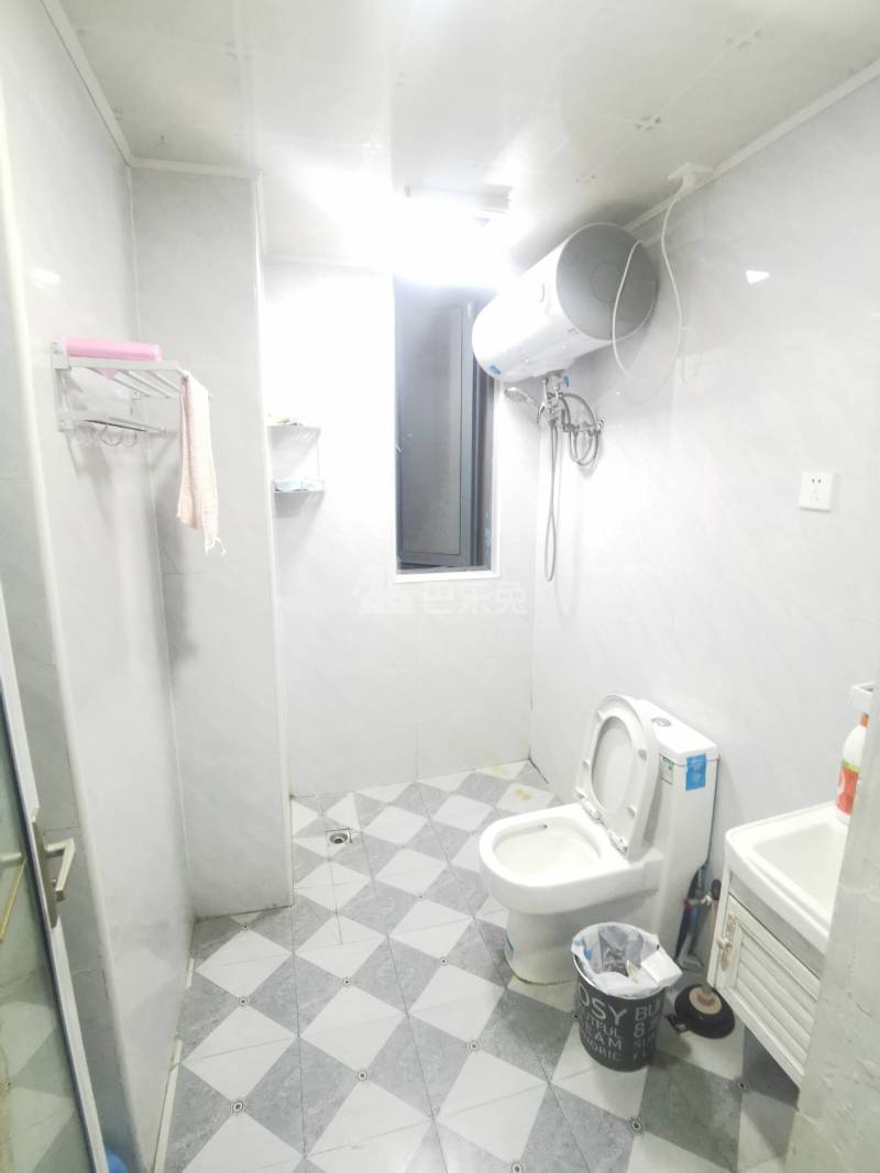 华泾绿苑9130027卫生间图7