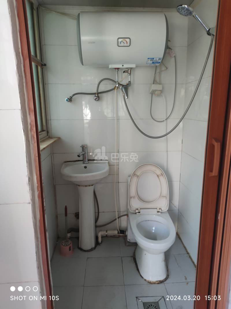 景芳三区9135958卫生间图5