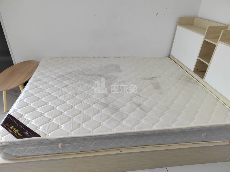 迎龙坊大街18号之四9170608卧室图1