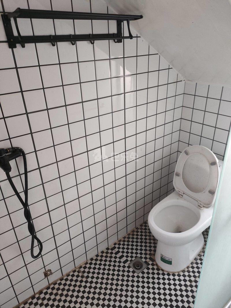 青浦区叙南村9177591卫生间图8