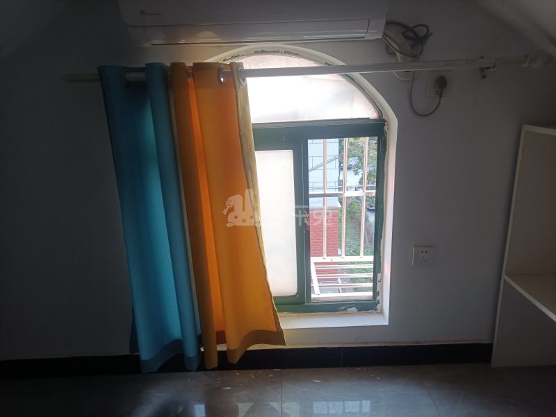 青浦区叙南村9177603卧室窗户图6