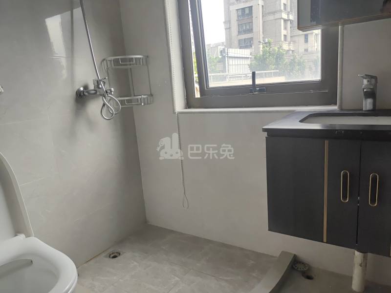 绿地卡米（嘉域生活中心）9182526卫生间图8