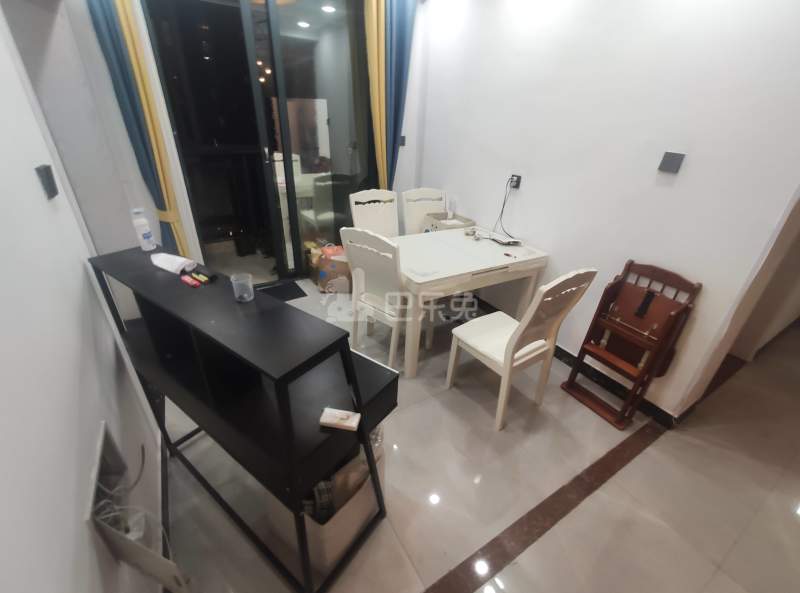 东源名都西区918574客厅图9