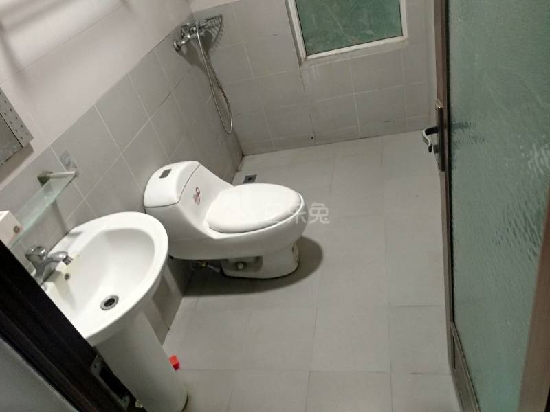 阳光棕榈园9198772卫生间图7