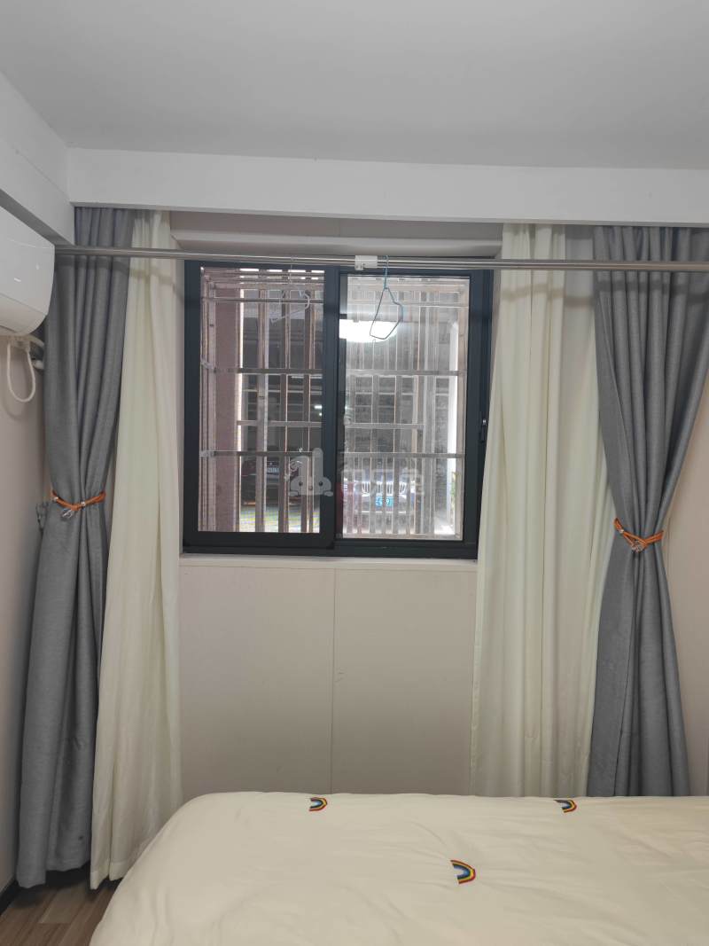 旗开公寓9229873卧室窗户图7