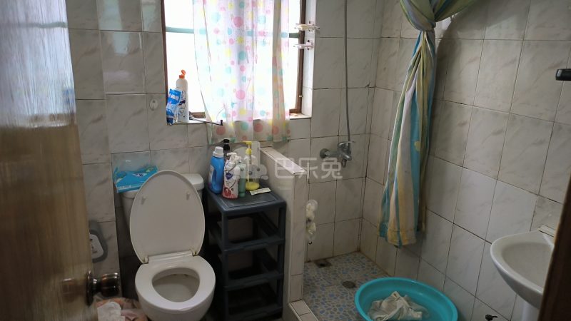 田林十村9232618卫生间图10