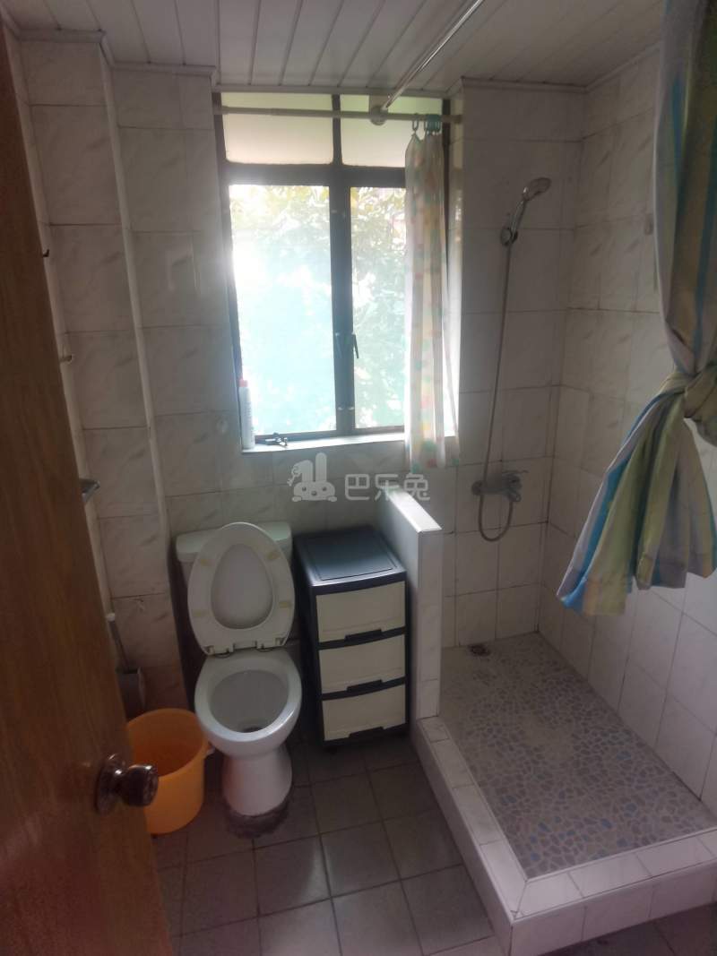 田林十村9232618卫生间图11