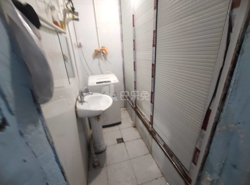 中山大厦9236726卫生间图12