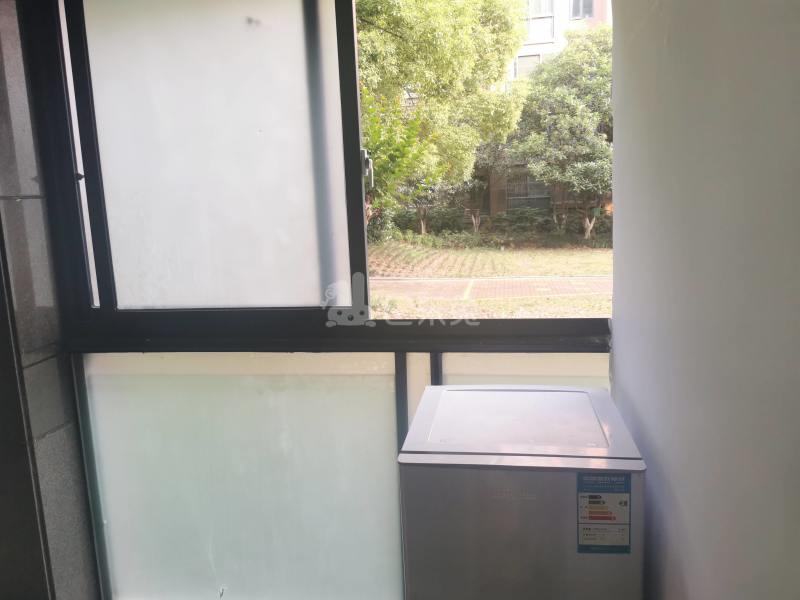 华鸿汇盛德堡9239189卧室窗户图5