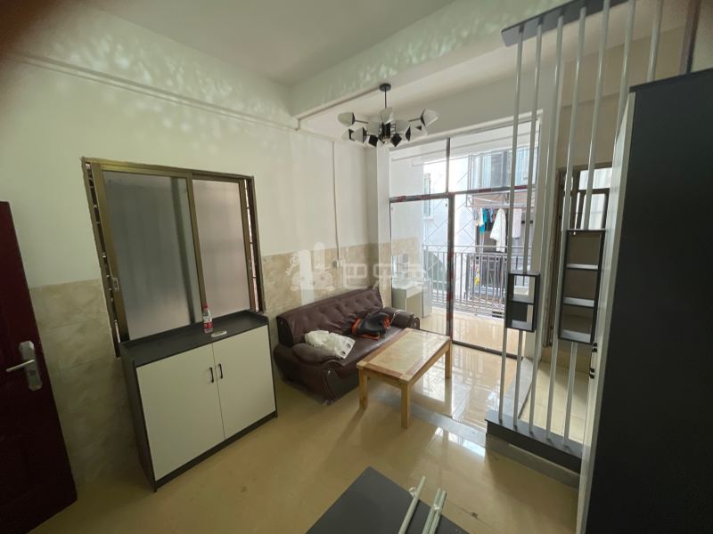 富山二路32号9240400卧室图0