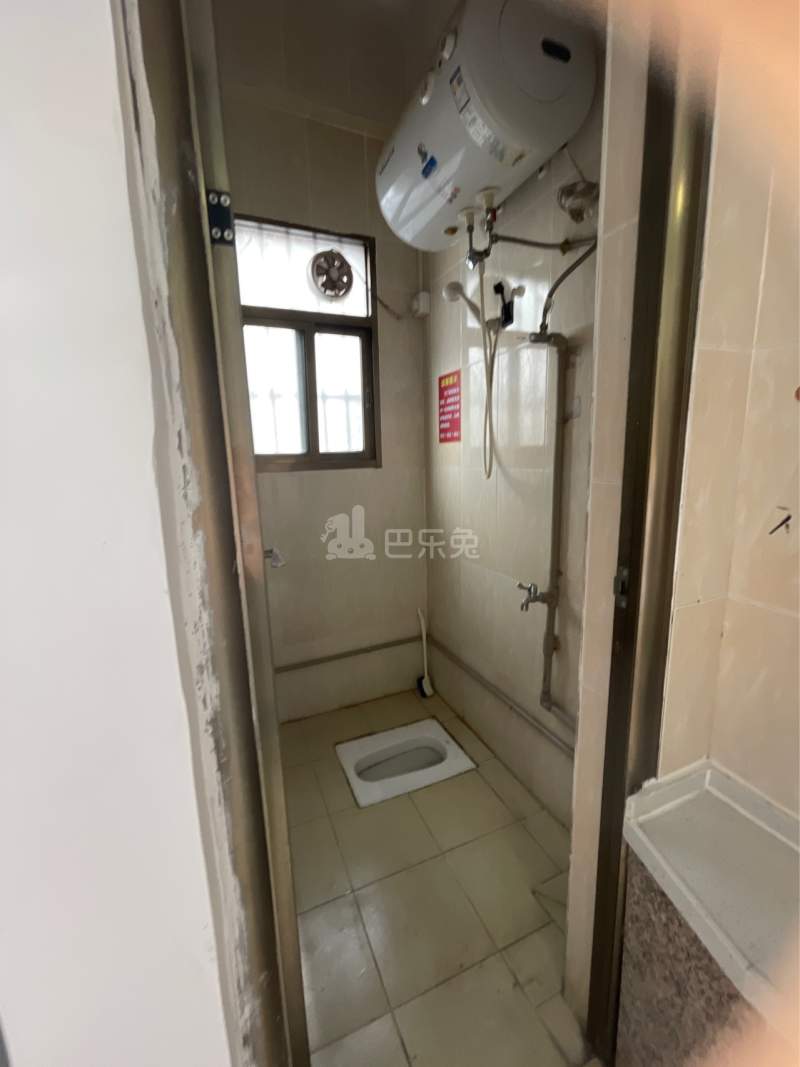 富山二路32号9240400卫生间图5