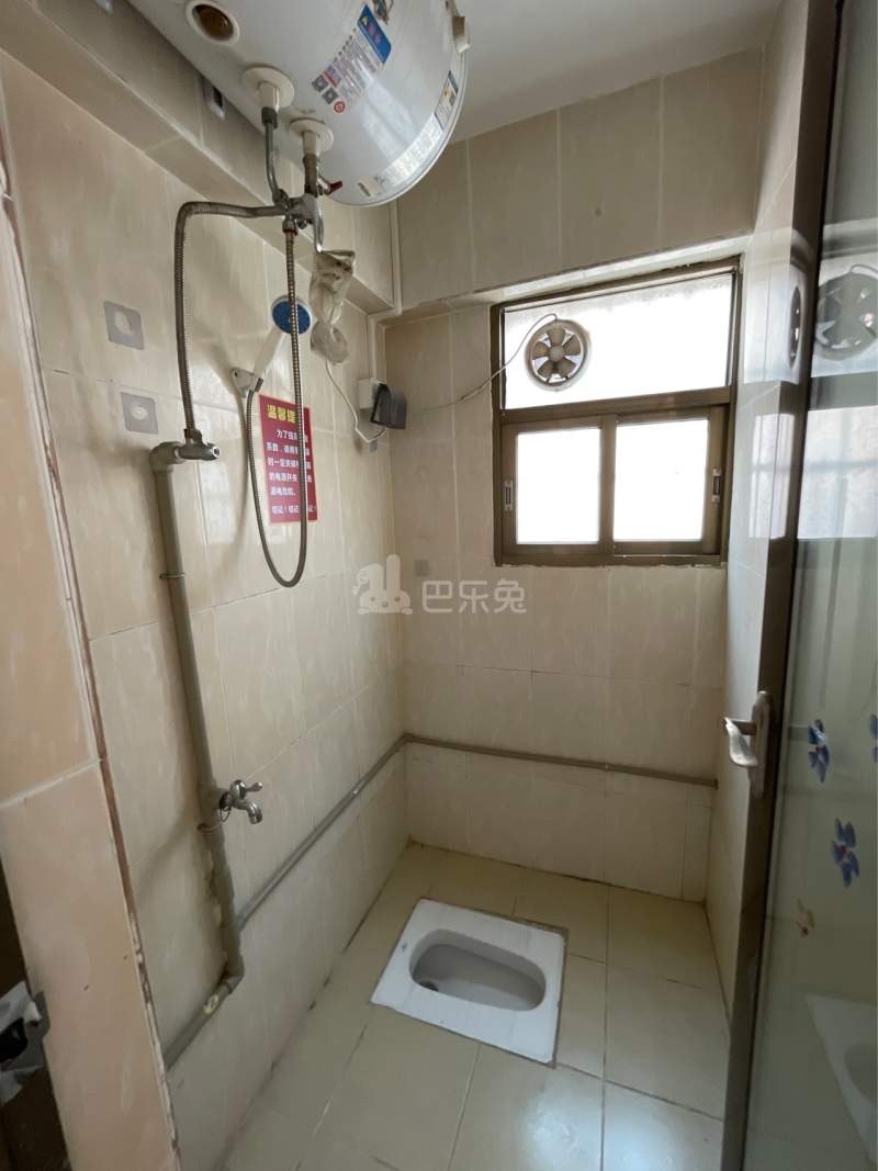 富山二路32号9240405卫生间图4