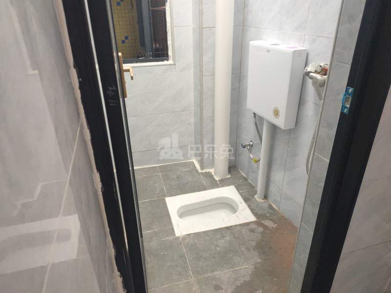 联边彭上新村南九巷5号9241911卫生间图5