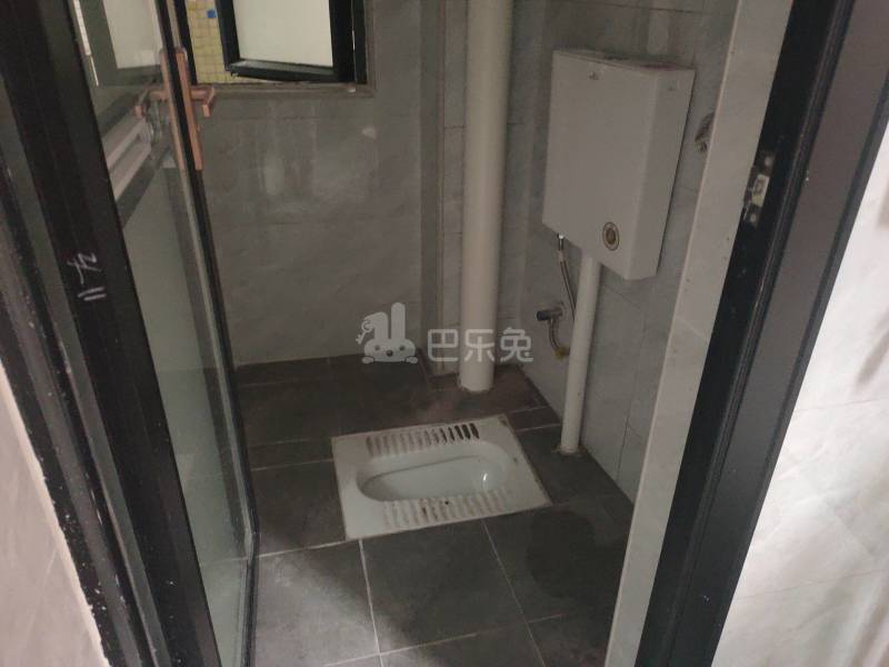 联边彭上新村南九巷5号9241915卫生间图6