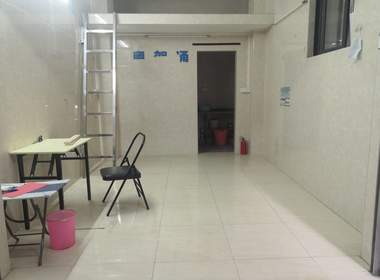 江夏村北二路六巷7号 