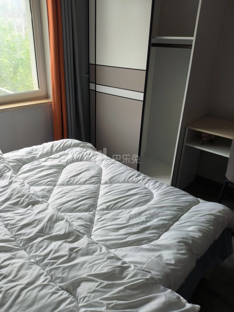 三宝花苑9284207卧室图1