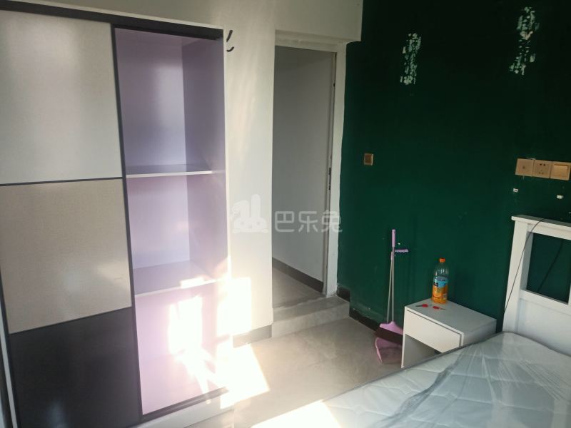 虹四村卫家宅（民房）9287220卧室图2