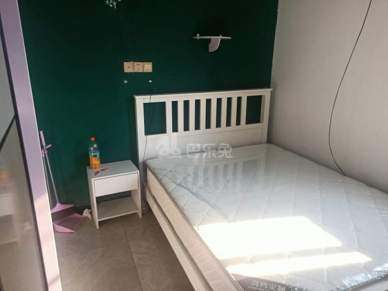 虹四村卫家宅（民房）9287220卧室图1