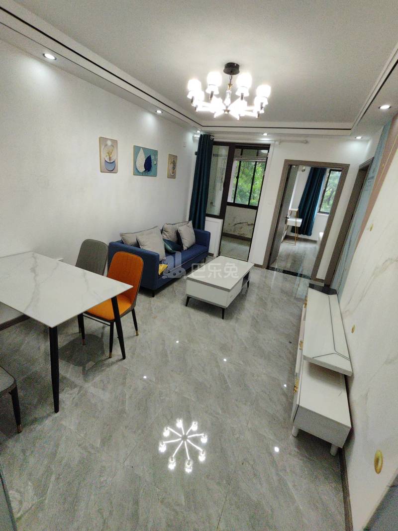 新凯城香樟苑（新凯家园3期）92905客厅图4