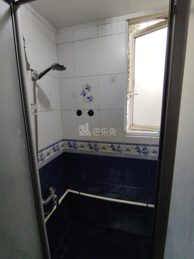 恒大星级公寓一期9310207卫生间图16