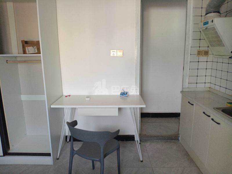 虹四村卫家宅（民房）9312990卧室图3