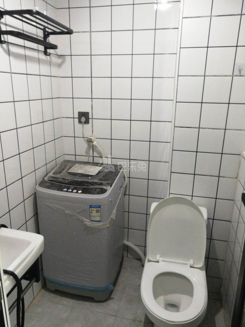 龙南六村西区9341126卫生间图8