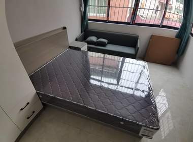 龙诚汇物业（龙洞村龙洞西街宝华里1号） 